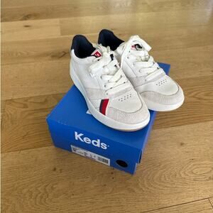 Keds x Recreational Habits - The Court lace Up Sneakers in Beige & Blue